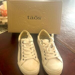 Taos Z Soul white ladies sneakers